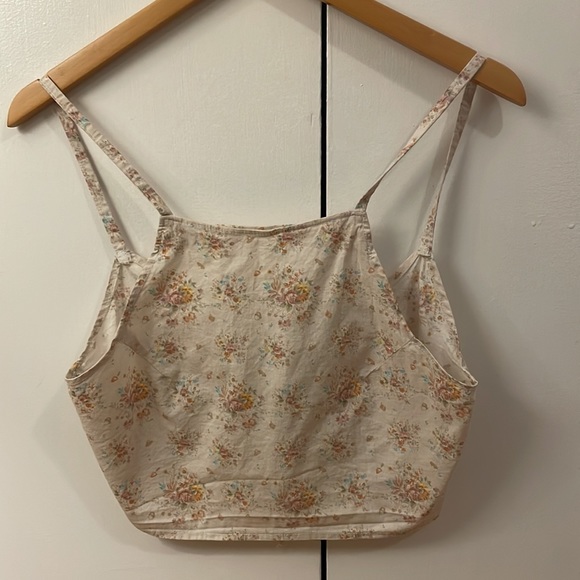 Floral tie crop top, no brand listed - Picture 2 of 3